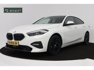 BMW 218i Executive Edition (PARKEERSENSOREN, CRUISE CONTROL, NAVIGATIE, DIGITAAL DASHBOARD, NL-AUTO)