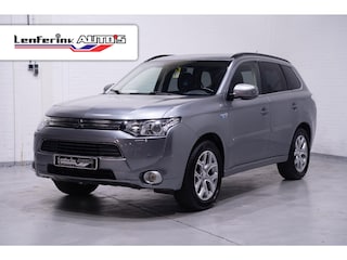 Mitsubishi Outlander 2.0 PHEV Executive Edition AWD private-glas intro-pakket style-pakket cruise-controle navigatie camera PDC v+a trekhaak Bi-Xenon