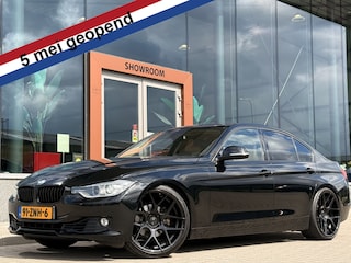 BMW 320i High Executive | Navi | Leder | 260PK | Elect Trekhaak |