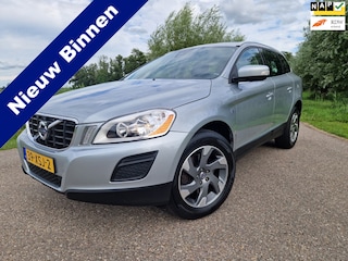 Volvo XC60 2.0 T5 Ocean / Keurige NL Auto van 2de Eigenaar / Volledig Dealer Onderhouden / Airco / Navi / CC / leder / Trekhaak /