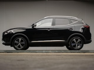 MG ZS EV Luxury 45 kWh Sport (PANORAMADAK,APPLECARPLAY,STOELVERWARMING,CAMERA,LEDER,SPORTSTOELEN,LM VELGEN,NETTE STAAT)