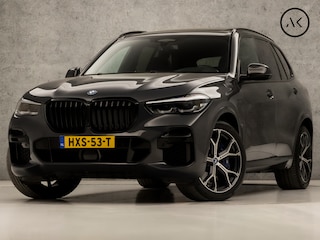 BMW X5 xDrive45e M Sport High Executive 395Pk Automaat (DRAVITGRAU, SKYLOUNGE PANORAMADAK, PARFUM IN VENTILATIE, COMFORT ZETELS, STOELKOELING, LUCHTVERING, ELEK ACHTERKLEP, HEAD-UP DISPLAY, SOFT CLOSE, 360 CAMERA, APPLE CARPLAY, NI