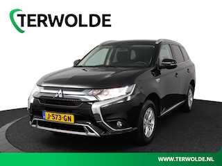 Mitsubishi Outlander 2.4 PHEV Pure | Trekhaak | 1500kg trekvermogen | Camera | Stoelverwarming | Cruise Control | Climate Control |