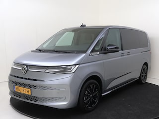 Volkswagen Multivan Bulli L2 1.5 Ehybrid 180kW 245 pk DSG 4 motion | Easy Open Pakket Basis | Trekhaak | Kunststof vloerbekleding | Navigatiesysteem '' Discover Pro'' | Privacy Plus glas (90%) vanaf B-stijl |