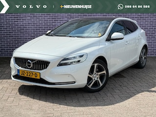 Volvo V40 2.0 T3 Inscription | Nieuw Binnen | Luxury | Leder | Memory | Panorama dak | Trekhaak | LED | Volvo on Call | Standkachel |