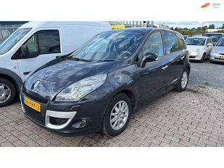 Renault Scénic 2.0 Privilege lees advertentie tekst!