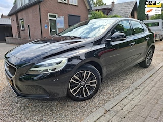 Volvo V40 2.0 T2 Momentum dealer ohdn LED stoelverw navi pdc etc