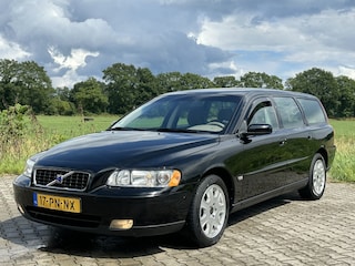 Volvo V70 2.4 model 2005 rijdt en schakelt perfect super mooi ook