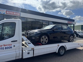 BMW 118i 136PK M-SPORTLINE APPCARPLAY/LED/NAVI/ D-COCKPIT/2XPDC/S&S/CLIMA/MEDIA/BTA - 2E.EIG - NL AUTO - KM=NAP -