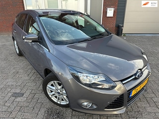 Ford Focus 1.0 EcoBoost Titanium / Navi / PDC / Clima / Cruise / NAP