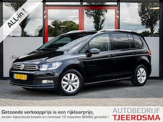 Volkswagen Touran 1.4 TSI Connected Series | Trekhaak | Navigatie | Stoelverwarming | Cruise Control | Climate Control | Parkeersensoren | Privacy Glas | Velours Bekleding | Origineel Nederlands | Metallic Lak |
