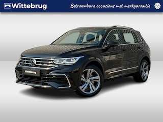 Volkswagen Tiguan 1.4 TSI eHybrid 245pk DSG R-Line / Panoramadak / IQ LED Matrix / 19" LMV / Camera / Stuur en Stoelverwarming