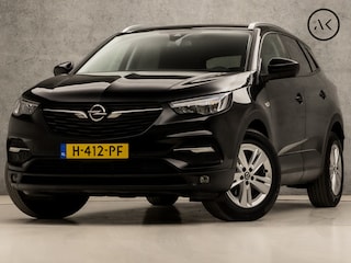 Opel Grandland X 1.2 Turbo Sport Automaat (APPLE CARPLAY, GROOT NAVI, STUUR/STOELVERWARMING, GETINT GLAS, SPORTSTOELEN, PARKEERSENSOREN, CRUISE, NIEUWE APK, NIEUWSTAAT)