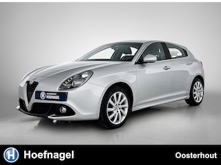 Alfa Romeo Giulietta 1.4 Turbo MultiAir Automaat | Lederen Bekleding | Climate Control | Trekhaak | Parkeersensoren
