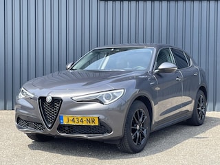 Alfa Romeo Stelvio 2.0 GME 200pk Aut AWD Super I DAB I Carplay I Elektrische stoelen I Camera I Elektrische Achterklep I