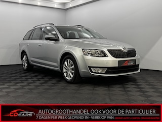 Skoda Octavia Combi 1.2 TSI Greentech Ambition Businessline Clima, Parkeersensoren, Navi, Cruise control, A start stop, Lichtmetalen velgen