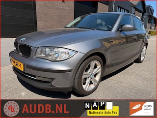 BMW 118i Business Line | 5 DEURS| 17INCH| NETTE AUTO|