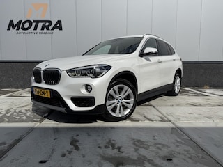 BMW X1 sDrive20i Centennial High Executive | Trekhaak | Navigatie | Stoelverwarming | PDC