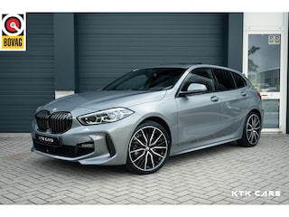 BMW 118i M Sport|Kuipstoelen|H&K|HuD|Memory|Pano|Standkachel|Camera|Sfeerverlichting