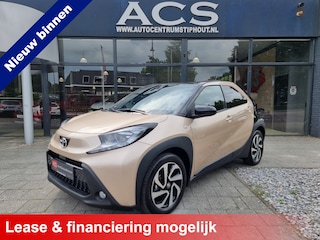 Toyota Aygo 1.0 VVT-i | Bi-Tone | 2024 | Carplay | Camera | Slechts 8dkm | Nieuwstaat!