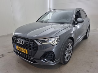 Audi Q3 35 TFSI S edition | Navi | Camera | Stoelverwarming |