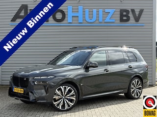 BMW X7 M60i xDrive M Sport Pro Exclusive Pack Skylounge Panoramadak Bowers & Wilkins Sound Stoelmassage & Ventilatie Trekhaak 23 Inch Standkachel Carbon Exterieur Vol!