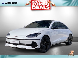 Hyundai Ioniq 6 First Edition AWD 77 kWh met Panoramisch schuifdak, 20 inch Lichtmetalen velgen en 4 Wheel Drive Uit voorraad leverbaar