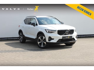 Volvo XC40 B3 177PK Automaat Plus Dark Google infotainment / Draadloos telefoon opladen / Elektrisch bedienbare bestuurdersstoel met geheugen / Adaptieve Cruise Control