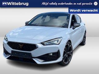 Cupra Leon 1.4 e-Hybrid 245PK VZ Performance / Panoramadak / Navigatie / Kuipstoelen / LED / Camera / 19''LMV