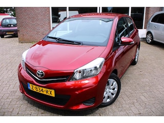 Toyota Yaris 1.3 Achteruitrijcamera, Bluetooth, Airco, Elektr. ramen V, Boordcomputer, Leder, Nieuwe APK