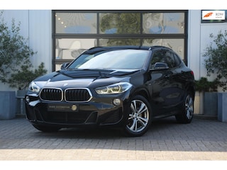 BMW X2 SDrive20i M-Sport Automaat - LED - ELEK KOFFERKLEP - TREKHAAK - HEADUP - NAVI GROOT - STOEL VERW - ALCANTARA - BMW CONNECT!