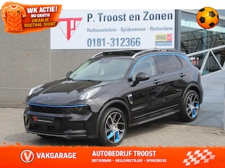 Lynk & Co 01 1.5 Panoramadak/360° Camera/Keyless/Lane assist/Adaptive cruise control/Navigatie/Apple carplay/Climate control/Stoelverwarming/Dodehoek detectie/Elektrisch sluitende achterklep/Elektrisch verstelbare stoel met geheugen/Multifunctioneel stuurwiel