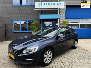 Volvo V60 1.6 D2 Summum 114PK|Origineel NL|Navigatie|Trekhaak|Automaat|Led|Cruise control|Bluetooth|Isofix|Climate control|PDC