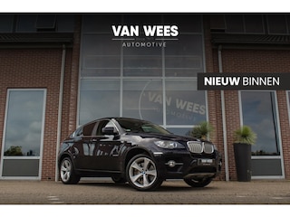 BMW X6 xDrive50i E71 | Origineel NL | 408 pk | 20 inch | Trekhaak | Head-up | Stuurverwarming | Camera | Schakel paddles | Stoelverkoeling | Keyless entry | Xenon | PDC | Youngtimer | ➡️