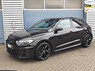 Audi A1 30 TFSI S edition | 2023 | RS6 velgen | Black on Black | LED Matrix | Keyless | CarPlay | Privacy glass
