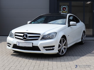 Mercedes-Benz Coupé 180 | AMG | First Edition | Thermatic | Pano | LED | PTS | Navi Becker Map Pilot | Designo Diamant Bright Wit |