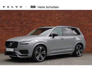 Volvo XC90 T8 Plug-in hybrid AWD Ultra Dark | Actieve Luchtvering | Bowers & Wilkins Audiosysteem | Massagefunctie voorstoelen | Extra getint glas | Panoramisch dak met schuif- kantel functie | Stuurverwarming | Verwarmbare voor- achter stoelen | Semi-Elektrische Trekhaak | 360° Parkeercamera