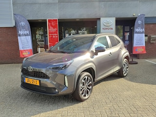 Toyota Yaris Cross 1.5 Hybrid DYNAMIC NIEUW DIRECT LEVERBAAR! STOEL/STUURVERW BLIND SPOT PARK-SENSOREN KEYLESS 17'' LM-VELGEN CAMERA APPLE/ANDROID CLIMA AD-CRUISE