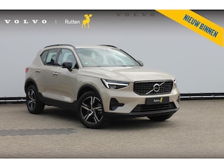 Volvo XC40 B4 211PK Automaat Plus Dark Google infotainment / Adaptieve Cruise Control / Trekhaak / Parkeersensoren met parkeercamera achter / Verwarmbare voorruit / Blis /