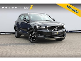 Volvo XC40 T2 129pk automaat Business Pro Adaptieve Cruise Control / Blis / Panoramisch schuif-kanteldak / Semi elektrisch wegklapbare trekhaak / Navigatie / Verwarmbare voorstoelen / Verwarmbare voorruit