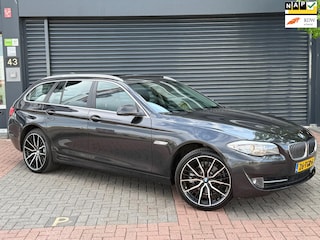 BMW 5-serie Touring 520i High Executive Aut | Pdc | Clima | Navi | Pano