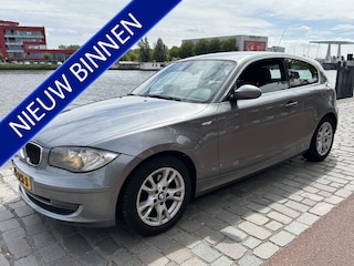 BMW 118i Business Line Airco/ECC Trekhaak NL-auto