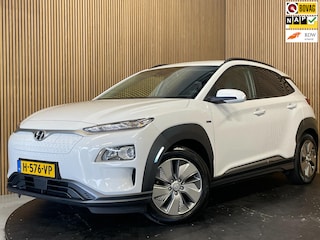 Hyundai Kona EV Fashion 64 kWh|TREKHAAK|FACELIFT|3-FASE|LEDER|ACC|STOELVERW.|HEAD- UP|CAMERA|CARPLAY|NL- AUTO|NAP|IN. BTW|1e EIG.|