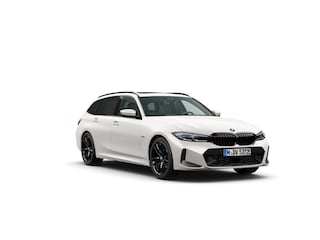 BMW 3-serie Touring 330e | M-Sport | Widescreen | Panorama | Leder/Alcantara | Memory | ACC | HiFi | 19"LM | Mineralweiss