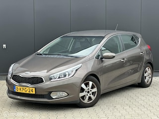 Kia Ceed cee'd 1.6 GDI Business Pack | CRUISE | NAVI | TREKHAAK |
