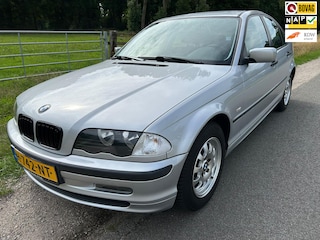 BMW 318i Executive prachtige auto uniek