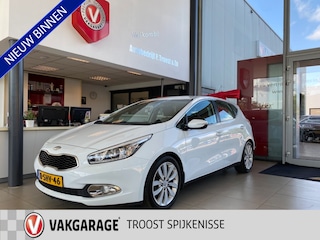 Kia Ceed cee'd 1.6 GDI Business Pack, NL Auto, Trekhaak, 17" Wielen, Navigatie + Achteruitrijcamera, Parkeersensoren, Climate & Cruise Control, Bluetooth, Multifunctioneel stuurwiel, Automatisch dimmende binnenspiegel, Enz..