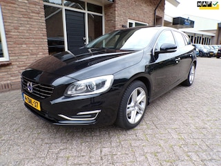 Volvo V60 2.4 D6 AWD Plug-In Hybrid Summum Automaat / Leder / Navi / Schuifdak