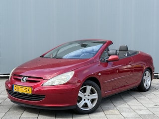 Peugeot 307 CC BWJ 2004 | 2.0-16V 177PK (lees tekst!) | LEER | CLIMA | CRUISE | CD-WISSELAAR | PDC | LICHTMETAAL |