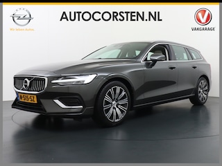 Volvo V60 2.0B3 AUT-7 177PK Inscription Leer MHEV Apple Carplay Android Auto Harman&Kardon Prem.Aurdio Camera Adap.Cruise Elek.Stoelen Stuur+Stoelverwarming Navi Ecc Cruise Control DAB+ PDC Lane Assist Road Sign Info Lmv 18" Led Elek. Achterklep Regen-Lichtsensor Collision Avoidance Bluetooth Wifi 1e Eigenaar €50.755 Nieuwprijs Zeer compleet MHEV-Mild-Hybrid 1800kg trekvermogen